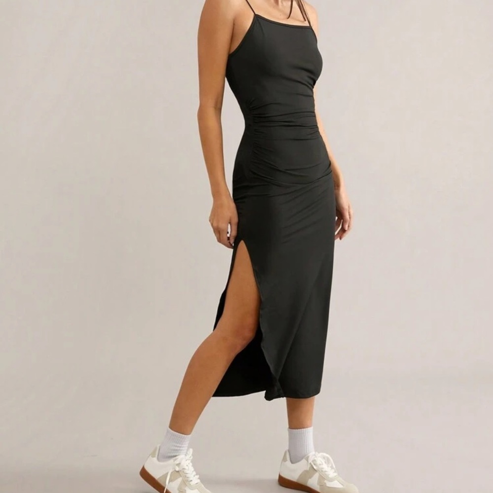 Elegant Black Midi Dress
